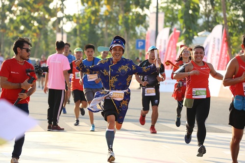 Các vận động viên hứng khởi tham gia giải Marathon quốc tế thành phố Hồ Chí Minh Techcombank